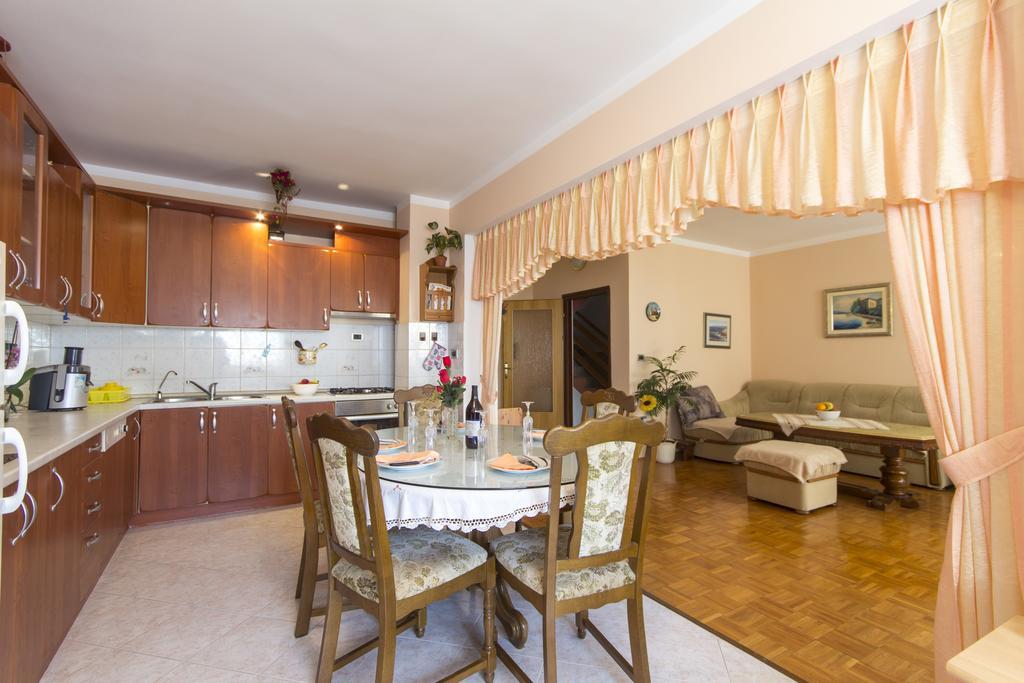 Apartment Pecirep Pula Bilik gambar
